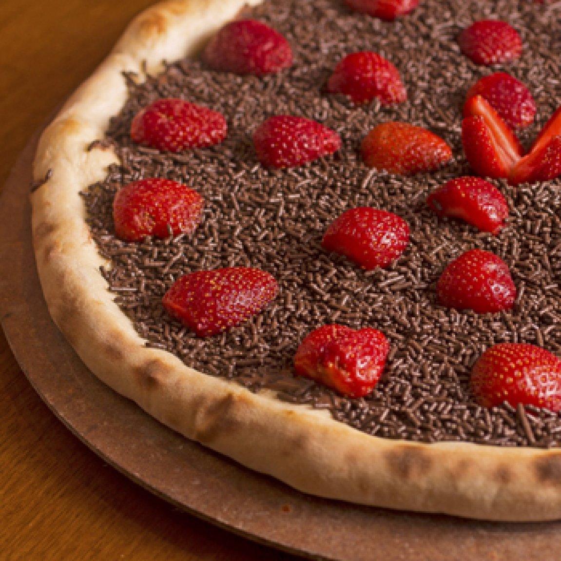 Pizza Brigadeiro com Morango